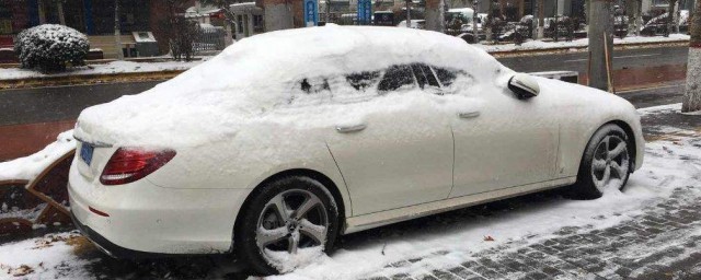 下雪后怎么停车比较好(雪天如何停车)