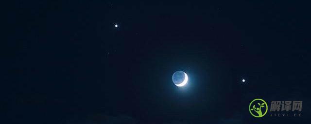 三星伴月是什么意思，三星伴月的解释？