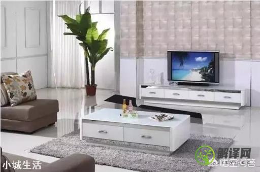 电视机挂墙和放桌上，哪个更好？