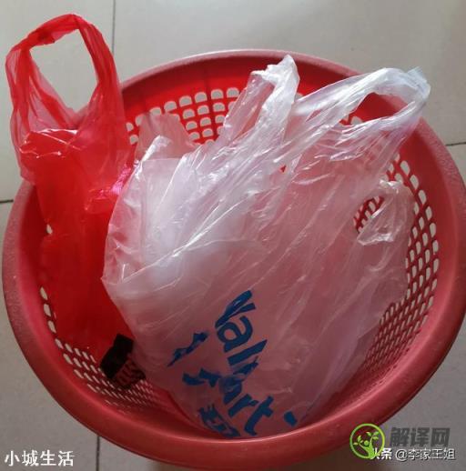 你家里人有囤购物塑料袋的习惯吗？买完东西塑料袋都不扔？