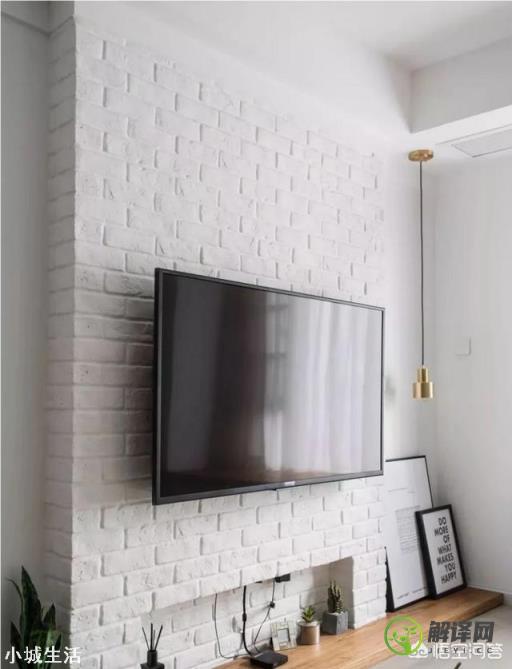 白门白墙浅灰色地砖，配什么颜色电视背景墙？