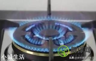 煤气灶点燃后会熄灭是什么原因？