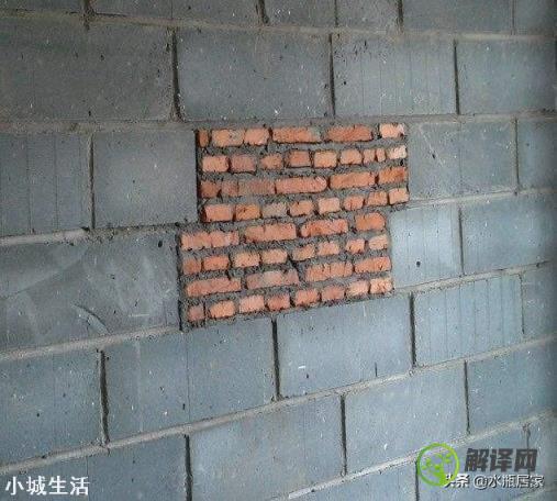 卫生间轻质砖是否需要敲掉重砌红砖？为什么？