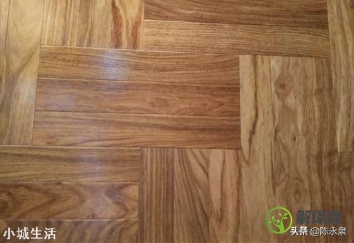 实木复合地板和三层实木地板相比，选哪种比较好？你怎么看？