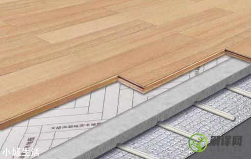 地暖房子是铺木地板好，还是铺瓷砖好？
