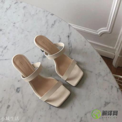 深圳夏天太热，有哪些复古优雅大方的基础女鞋？怎么搭配衣服呢？