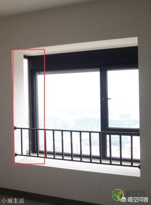 客厅有个飘窗，怎样装修比较好？