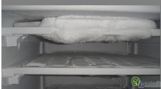 怎么去除冰箱里的冰块(怎样有效去除冰箱里的冰块)