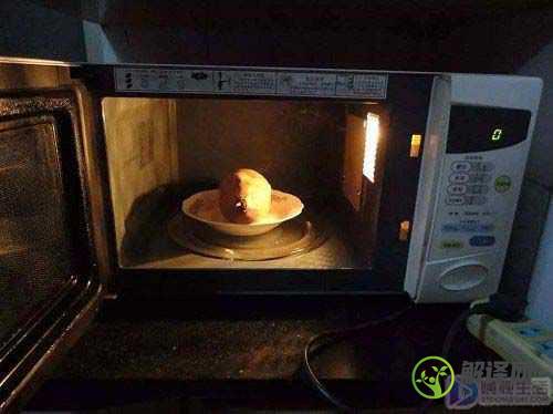 在家怎么用微波炉烤红薯(家用微波炉怎样烤红薯)
