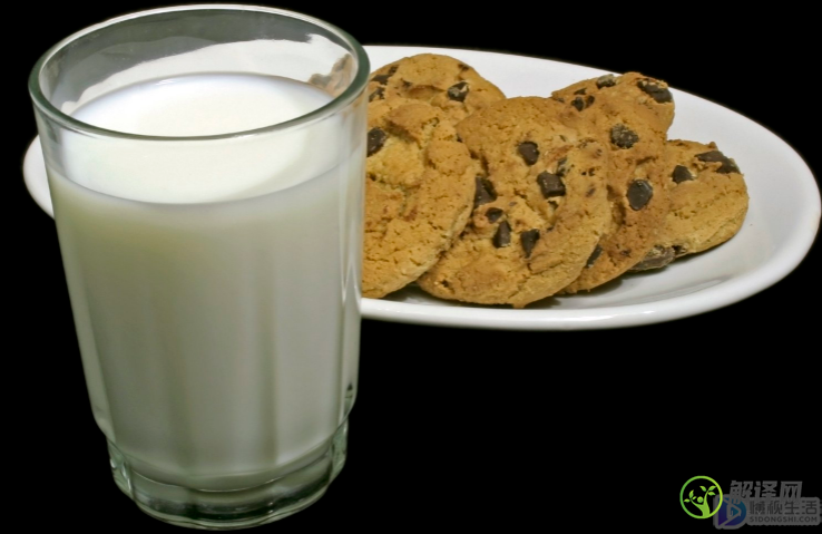 鲜牛奶和纯牛奶有什么区别(超市卖的鲜牛奶和纯牛奶有什么区别)