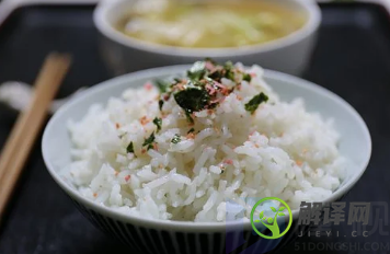 速食米饭是真的大米吗(冲泡速食米饭是真的大米吗)