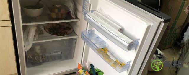 第一次使用冰箱怎么清洗(冰箱第一次用该怎么洗)