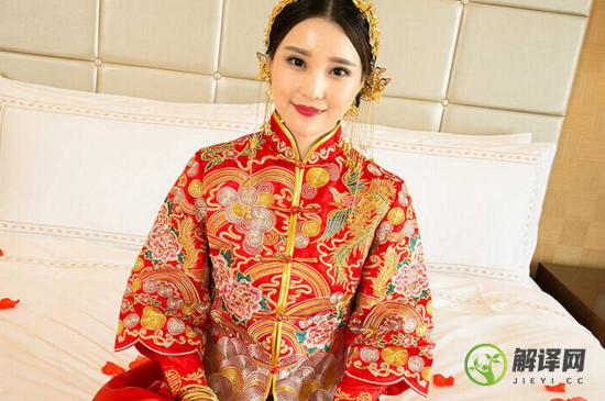 中式婚礼可以穿两套秀禾服吗(结婚典礼能穿秀禾服吗)