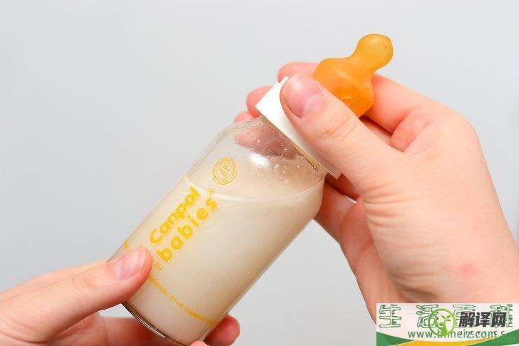 如何在婴儿配方奶中添加米糊(米糊里可以加配方奶粉吗)