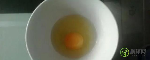 生鸡蛋打碎了可以放微波炉吗(碎鸡蛋可以用微波炉加热吗)