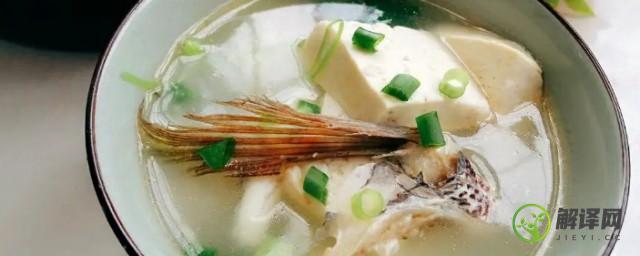 做鱼头豆腐汤怎么做(鱼头豆腐汤的做法窍门)