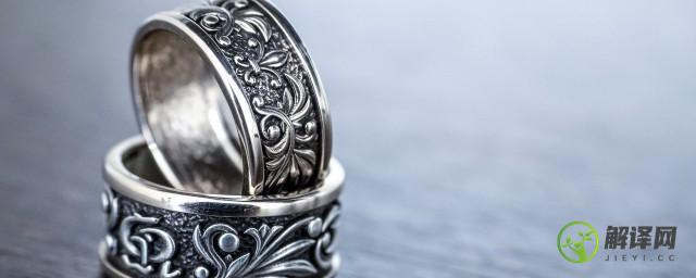 订婚为什么要用戒指(有订婚戒指还要买结婚戒指吗)
