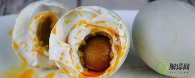 咸蛋的蛋黄为什么会出油(咸鸭蛋的蛋黄为什么会出油)