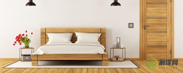 如何选购实木床头柜(实木的床头柜)
