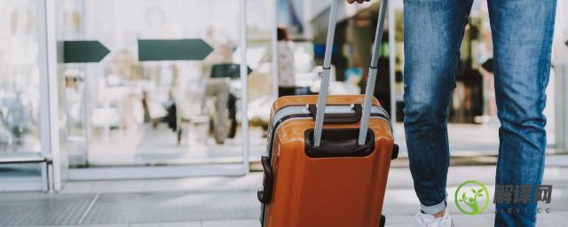 坐飞机可以带行李箱上飞机吗(上飞机可以带行李箱吗?)