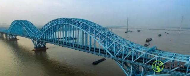 南京大桥铁路桥全长大约多少(南京大桥铁路大约长多少千米)