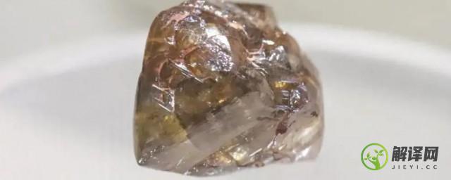本身的元素与金刚石一样的矿物质是