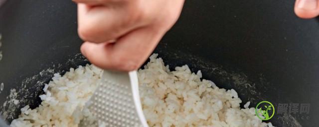 微波炉蒸制米饭的注意事项是什么