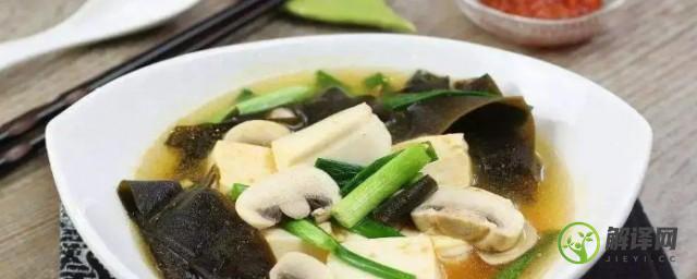 海带豆腐香菇能在一起炖吗(排骨海带豆腐能和香菇一起炖吗)
