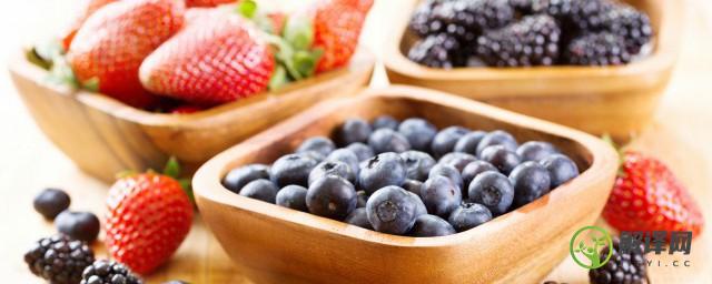 蓝莓干一天吃多少合适(蓝莓果干的功效,每天吃多少比较合适?)