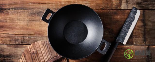 不粘锅和铸铁锅的区别(不粘锅和铸铁锅该选择哪种锅?)