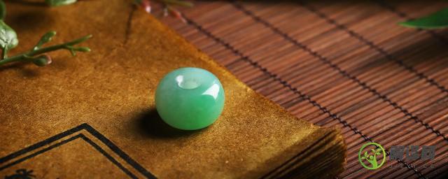 绿宝石和翡翠的区别(绿宝石和玉石的区别)