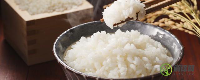 家常炒米饭怎么做好吃(家常炒米饭怎么做好吃窍门窍门)