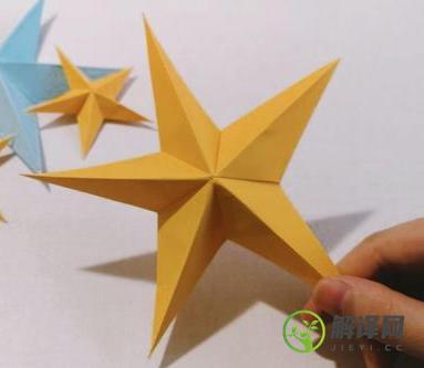 折纸五角星怎么折(折纸的五角星怎么折)