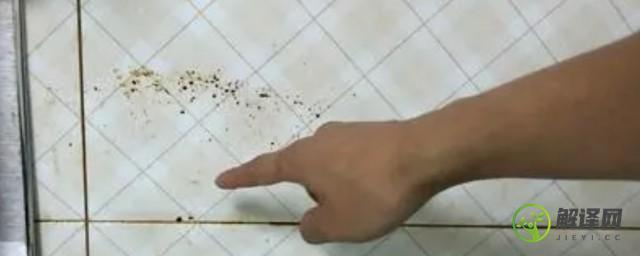 厨房地板砖油污如何去除(厨房地板砖油污清洗妙招)