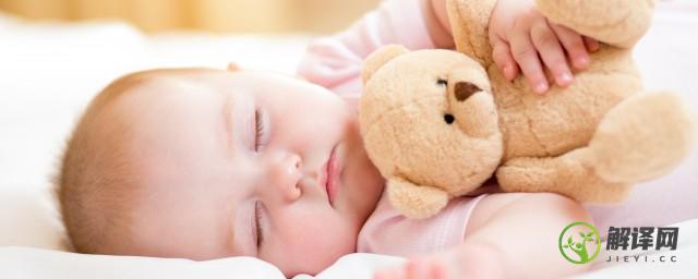培养宝宝独睡的方法(培养孩子独立睡觉的方法)