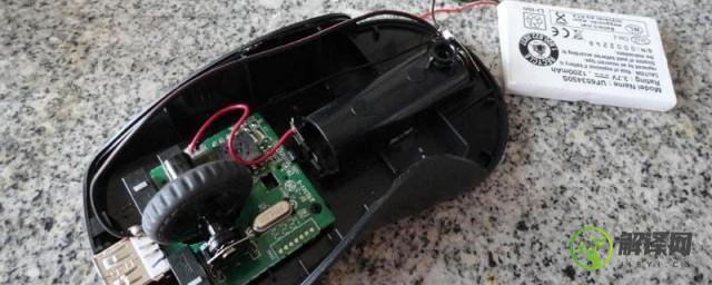 无线鼠标怎么换电池(苹果无线鼠标怎么换电池)