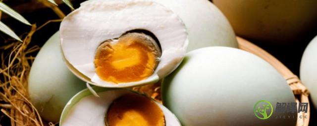 高血压可以吃咸鸭蛋吗(高血压能不能吃咸鸭蛋?)