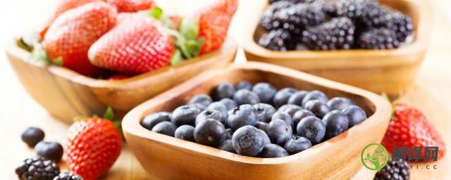 蓝莓放冰箱一个月还能吃吗(蓝莓在冰箱冷藏了半个月还能吃吗)