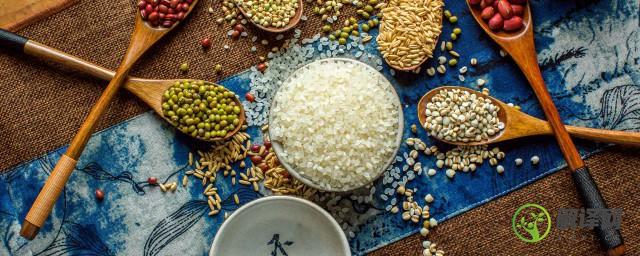 怎样储存大米才能防霉防虫(夏天避免大米发霉生虫,放在哪储存更好)