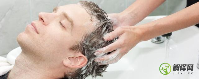 洗头怎么防止耳洞碰水(洗头的时候怎么才能防止耳洞沾到水)