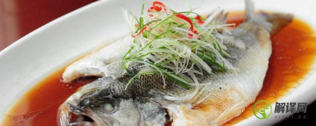 菜市场的鲈鱼是海鱼么(菜市场的鲈鱼是淡水鱼还是海鱼)