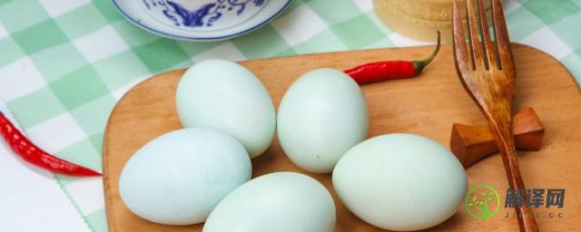 咸鸭蛋的功效及吃法(咸鸭蛋的功效与作用及食用方法)